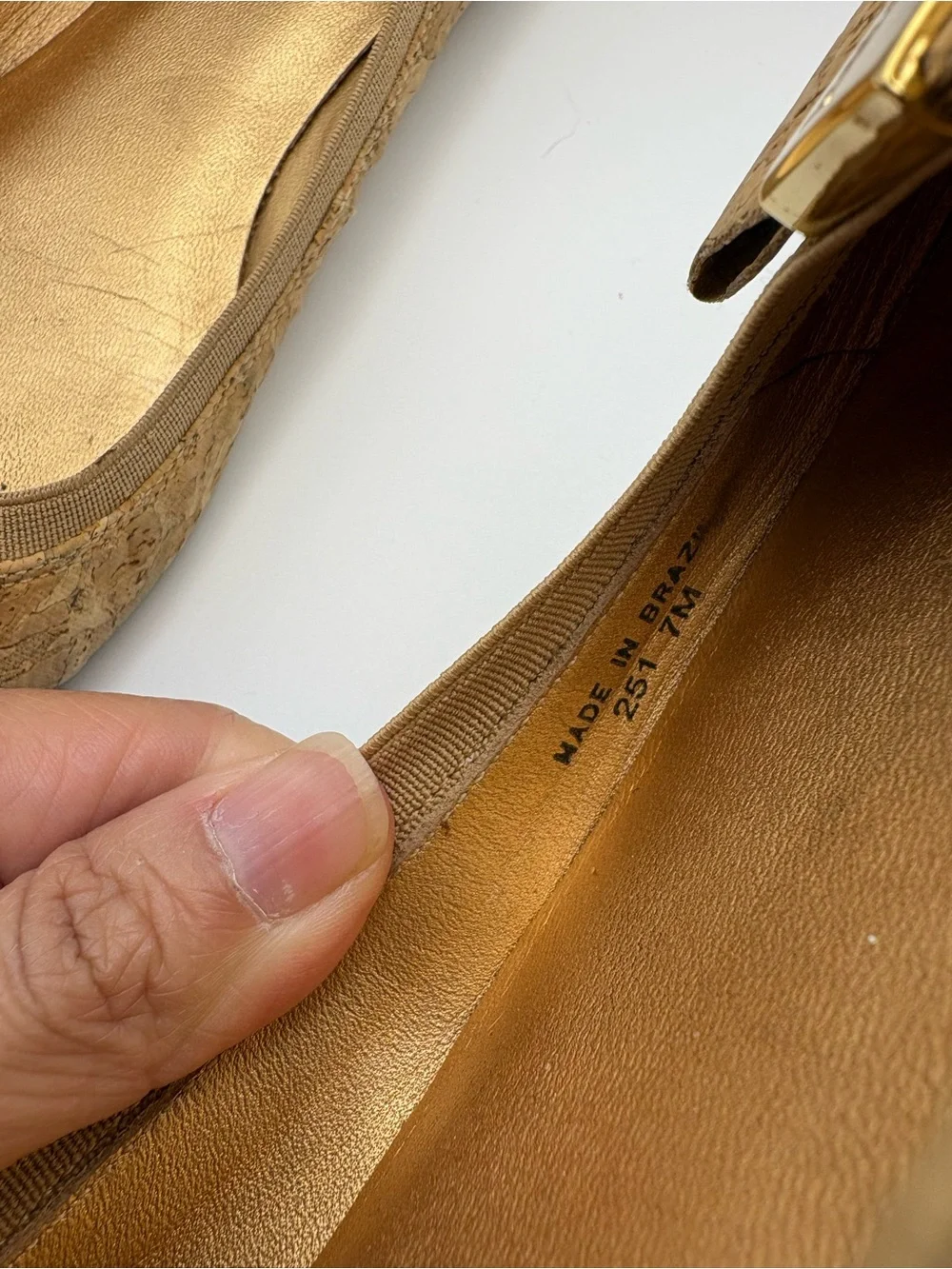 kate spade cork bow flats in tan with gold plaque